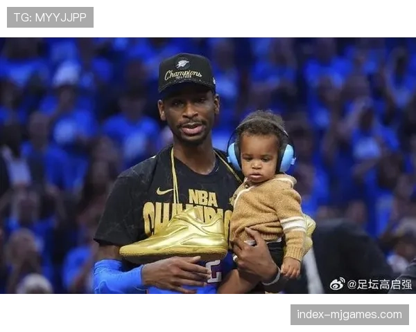 名宿皮尔斯在节目中表示：当代球员的左手边路传球能力普遍不足